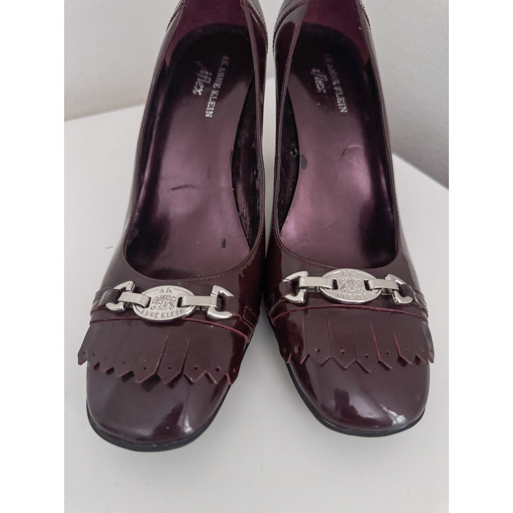Anne Klein iFlex Burgundy Patent Leather Kiltie Fringe Block Heel Pumps 8.5M - Picture 2 of 8